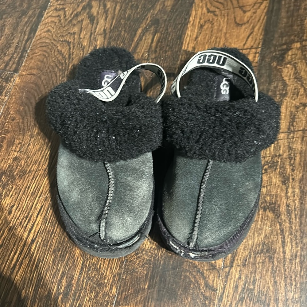 Funkette‎ Water Resistant Genuine Shearling Trim Clog
